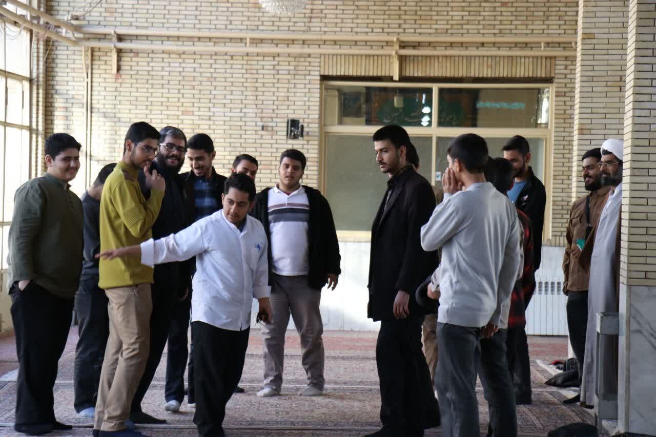 آغاز فعالیت‌های مقدماتی طلاب مدرسه علمیه محمودیه برای اعتکاف راهیان ملکوت ۳+ عکس