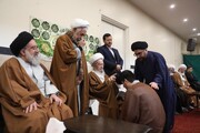 تصاویر/ 13 رجب کے موقع پر آیت اللہ العظمیٰ مکارم شیرازی کے ہاتھوں طلاب کی عمامہ گذاری
