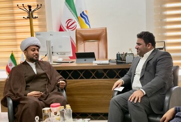 دیدار معاون تبلیغ و امور فرهنگی حوزه‌ علمیه استان هرمزگان با عضو هیئت‌مدیره منطقه آزاد قشم