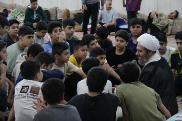 تصاویر/ حضور مدیر حوزه علمیه بوشهر در جمع معتکفین چغادک