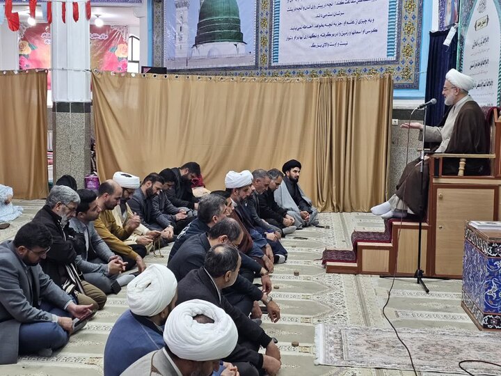 تصاویر/ دیدار حجت‌الاسلام والمسلمین پورذهبی با معتکفین مسجد امام حسین(ع) بیجار