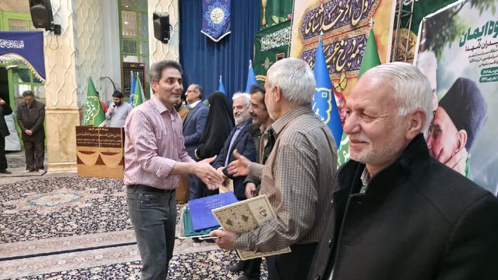 تصاویر/ تکریم پدران شهدا و آیین ملبس شدن خدام در حرم امامزاده صالح(ع)