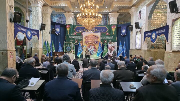 تصاویر/ تکریم پدران شهدا و آیین ملبس شدن خدام در حرم امامزاده صالح(ع)