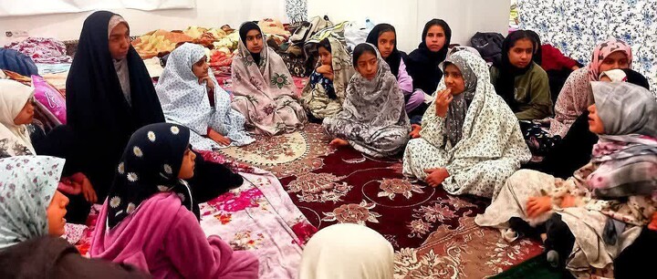 تصاویر| آغاز تبلیغ و آموزش طلاب مدرسه علمیه فاطمه‌الزهرا(س) در مراسم اعتکاف خوسف