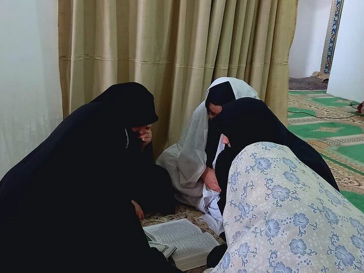 تصاویر| آغاز تبلیغ و آموزش طلاب مدرسه علمیه فاطمه‌الزهرا(س) در مراسم اعتکاف خوسف