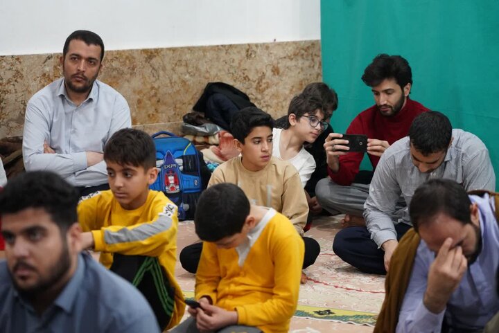 تصاویر/حضور نماینده ولی فقیه در لرستان در جمع معتکفان در برخی مساجد خرم آباد