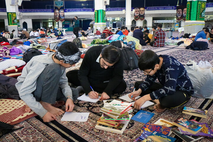 تصاویر/ آغاز آیین اعتکاف رجبیه در مصلی قدس