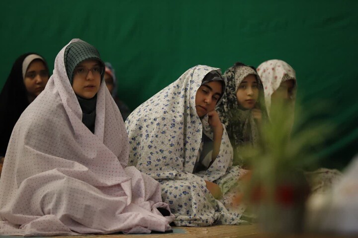 حضور پرشور دانش‌آموزان مهستانی در اعتکاف دانش‌آموزی دختران مسجد الغدیر