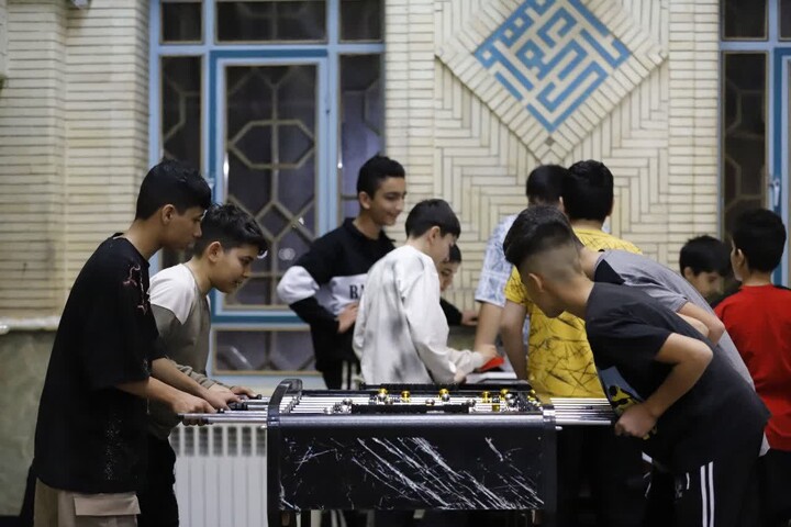 حضور پرشور دانش‌آموزان مهستانی در اعتکاف دانش‌آموزی پسران مسجد جامع ولی‌عصر(عج)