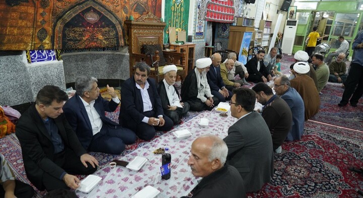 تصاویر/ حضور امام جمعه بوشهر در جمع معتکفین