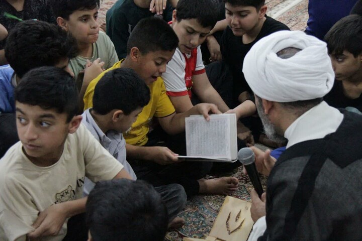 تصاویر/ حضور مدیر حوزه علمیه بوشهر در جمع معتکفین چغادک