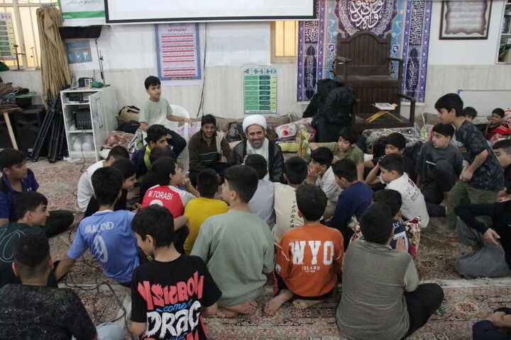 تصاویر/ حضور مدیر حوزه علمیه بوشهر در جمع معتکفین چغادک