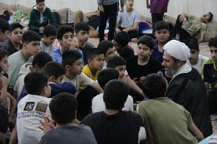 تصاویر/ حضور مدیر حوزه علمیه بوشهر در جمع معتکفین چغادک