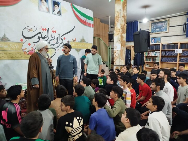 تصاویر/ حضور امام جمعه ورامین در جمع معتکفین