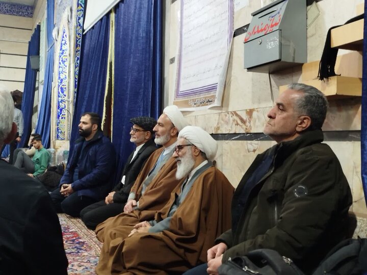 تصاویر/ حضور امام جمعه ورامین در جمع معتکفین