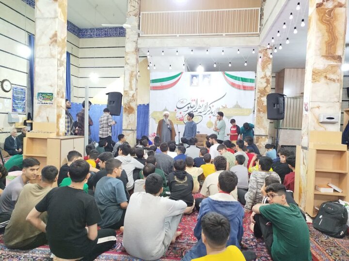 تصاویر/ حضور امام جمعه ورامین در جمع معتکفین