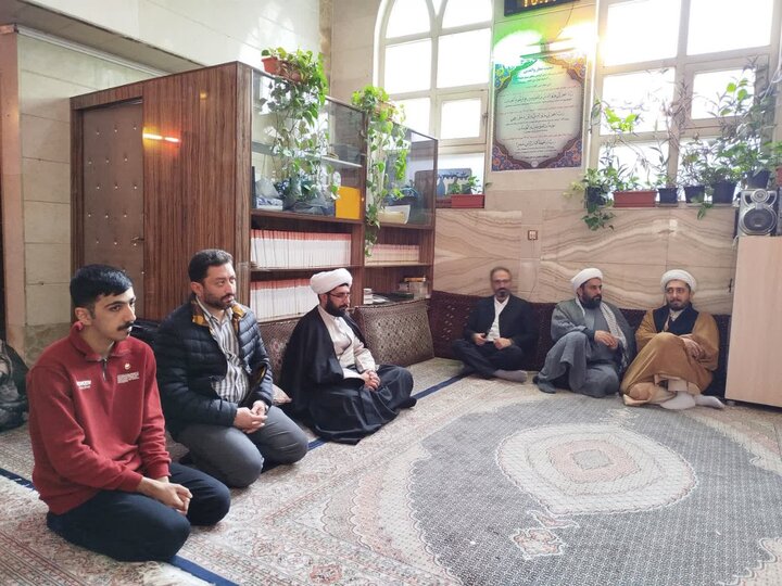 تصاویر/ حضور امام جمعه ورامین در جمع معتکفین