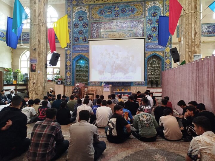 تصاویر/ حضور امام جمعه ورامین در جمع معتکفین