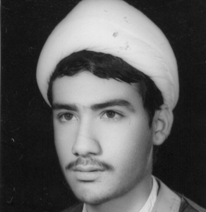 جوانان مدارس علمیه را پر کنید/ مخالفت با روحانیت، مخالفت با اسلام است