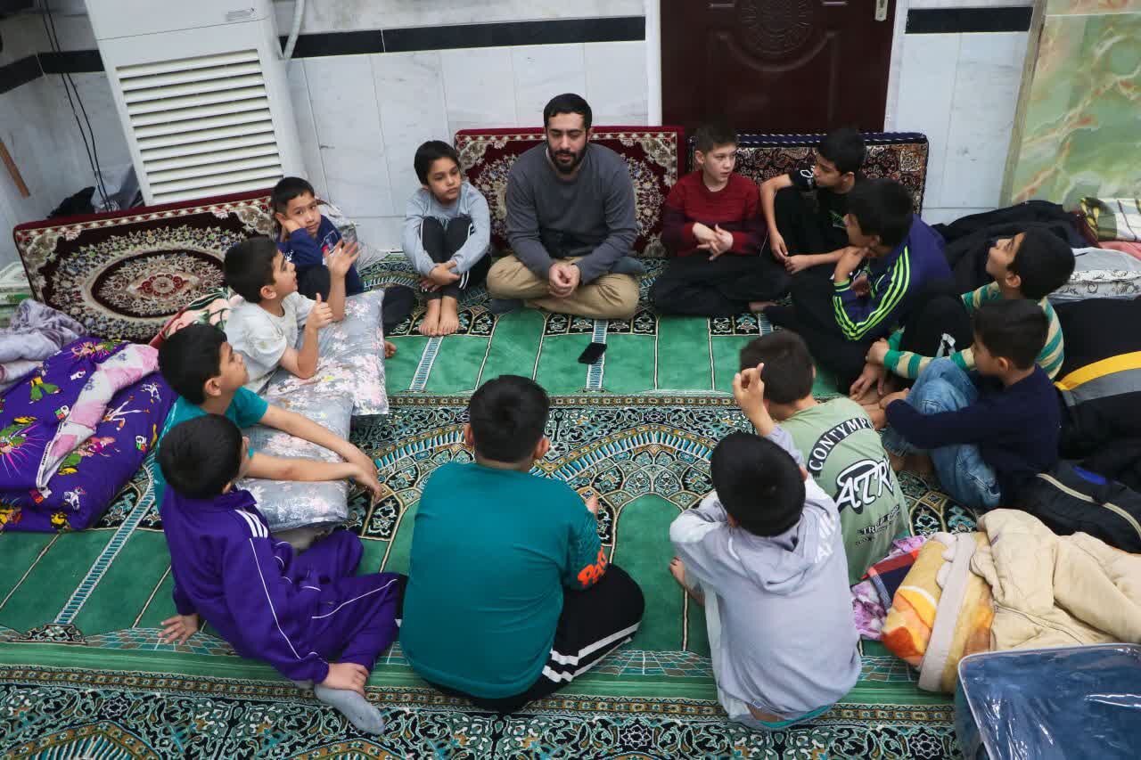 ۱۶۵ معتکف در اعتکاف معنوی خارگ شرکت کردند