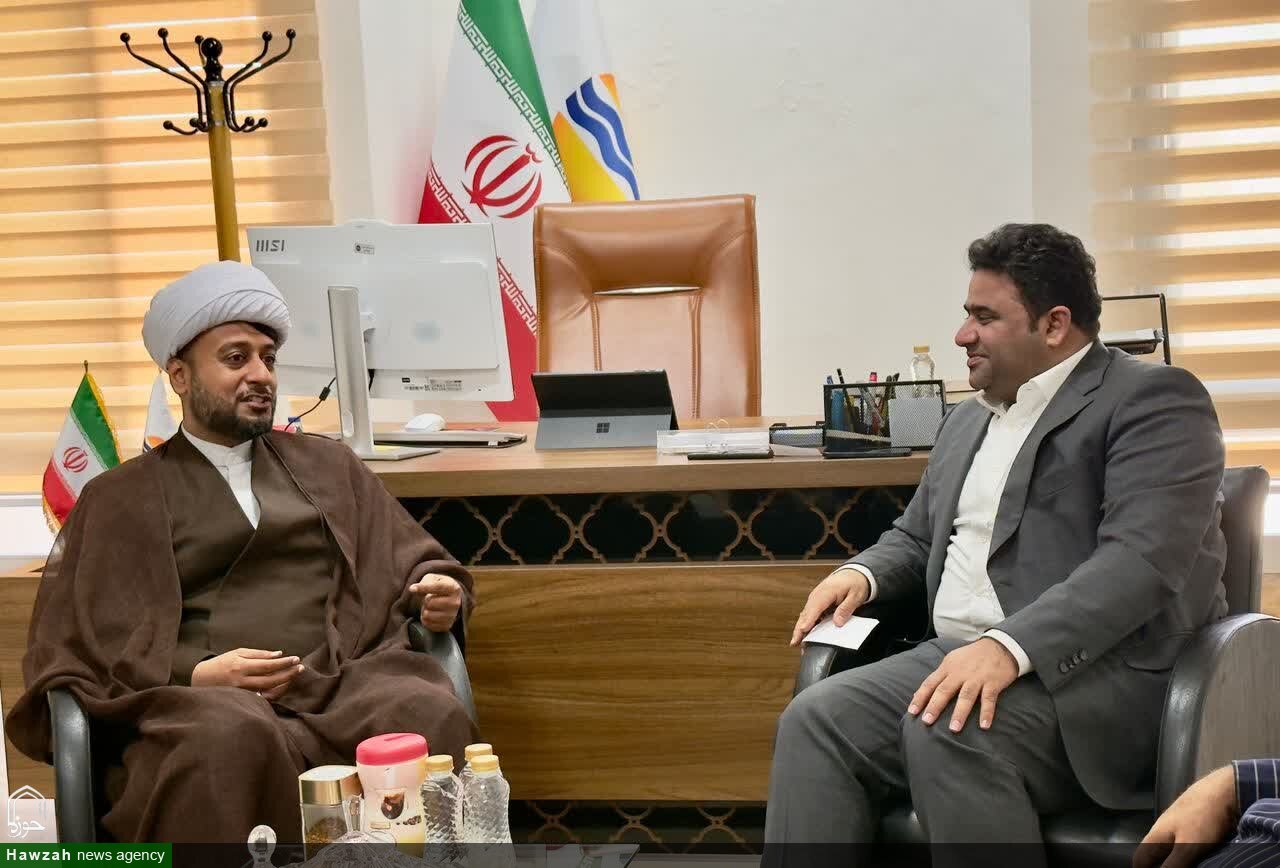 دیدار معاون تبلیغ و امور فرهنگی حوزه‌ علمیه استان هرمزگان با عضو هیئت‌مدیره منطقه آزاد قشم