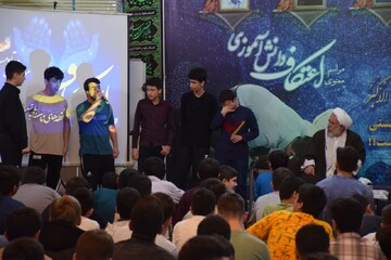 تصاویر /  آیین اعتکاف دانش آموزی پسران نوآوین آذرشهر