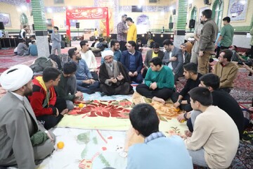 تصاویر/ حضور نماینده ولی‌فقیه در استان سمنان در جمع معتکفین دانش آموز مسجد پنج تن آل‌عبا(ع) سمنان