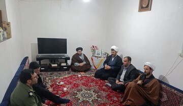 تجلیل مسئولان ابهر از خانواده شهید مهری + عکس