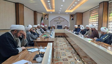 تصاویر/ نشست معاون پژوهش حوزه های علمیه با مدیران مدارس اردبیل