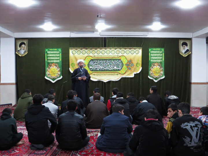 تصاویر / برگزاری اعتکاف طلاب خوی در مسجد حاجی بابای این شهر