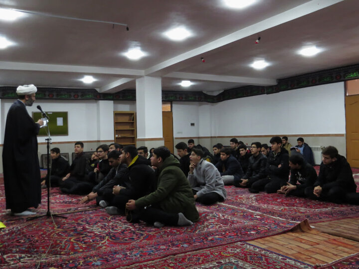 تصاویر / برگزاری اعتکاف طلاب خوی در مسجد حاجی بابای این شهر