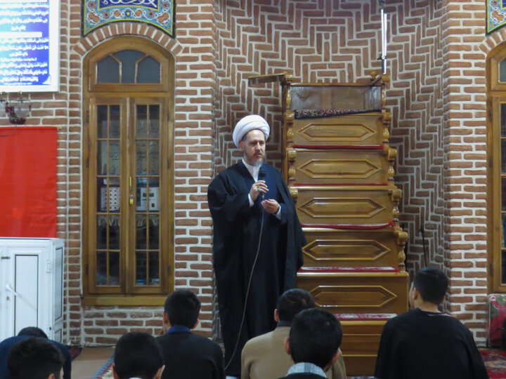 تصاویر / برگزاری اعتکاف طلاب خوی در مسجد حاجی بابای این شهر