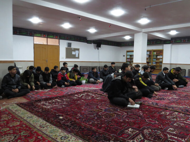 تصاویر / برگزاری اعتکاف طلاب خوی در مسجد حاجی بابای این شهر