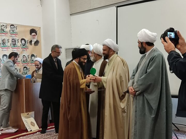 مراسم تجلیل از جهادگران حوزوی استان گیلان برگزار شد
