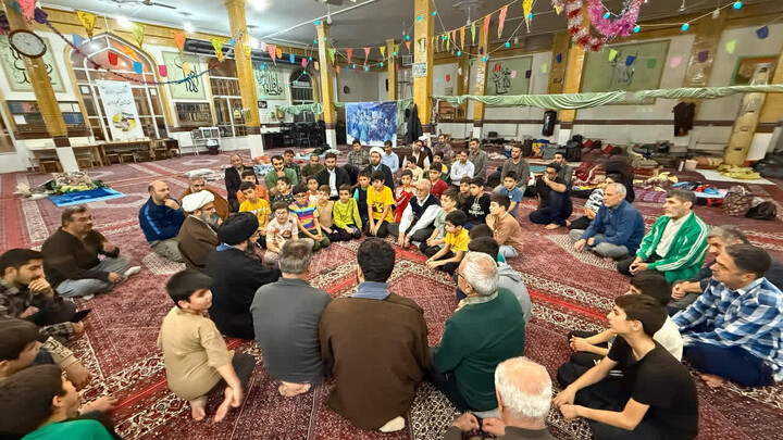 تصاویر | حضور امام جمعه زنجان در اعتکاف پدر و پسری مسجد امام علی(ع) آزادگان زنجان