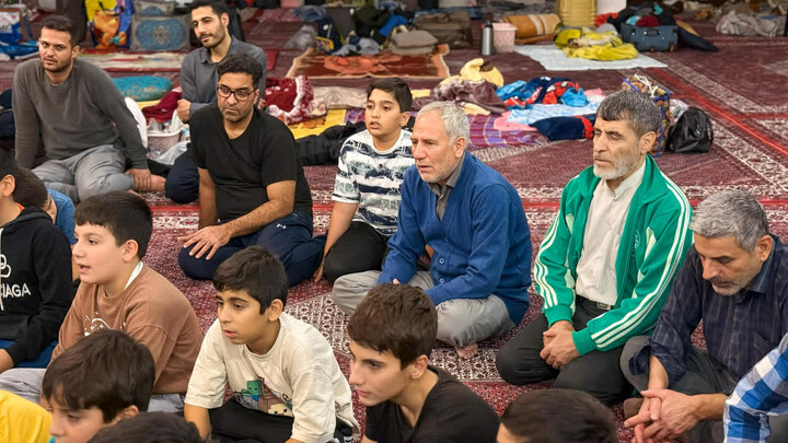 تصاویر | حضور امام جمعه زنجان در اعتکاف پدر و پسری مسجد امام علی(ع) آزادگان زنجان