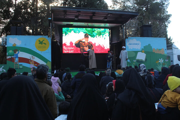 اجرای برنامه‌های فرهنگی و تریبون آزاد در موکب طلاب سطح عالی کرمان