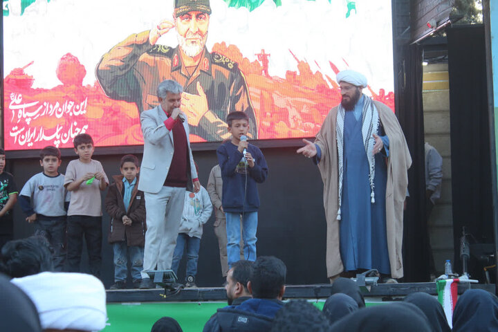 اجرای برنامه‌های فرهنگی و تریبون آزاد در موکب طلاب سطح عالی کرمان