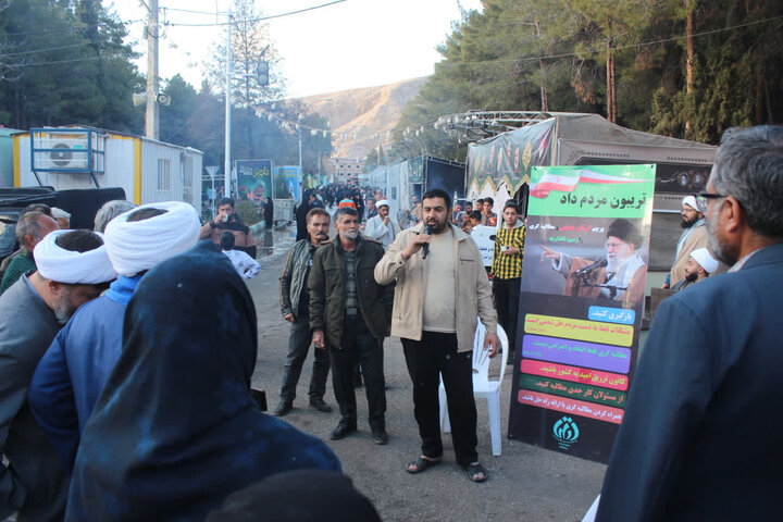 اجرای برنامه‌های فرهنگی و تریبون آزاد در موکب طلاب سطح عالی کرمان