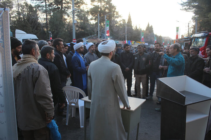 اجرای برنامه‌های فرهنگی و تریبون آزاد در موکب طلاب سطح عالی کرمان