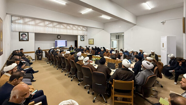 تصاویر/ جلسه شورای همکاری آموزش‌وپرورش و حوزه علمیه استان زنجان