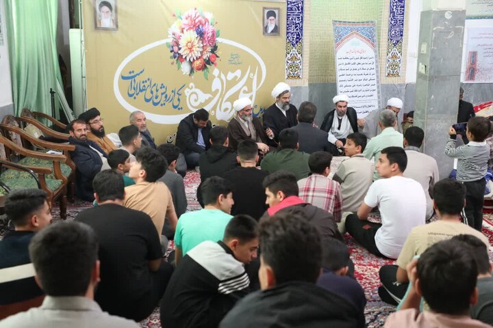 تصاویر/ نماینده ولی فقیه در استان سمنان در جمع معتکفین شهر درجزین