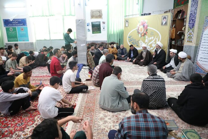 تصاویر/ نماینده ولی فقیه در استان سمنان در جمع معتکفین شهر درجزین