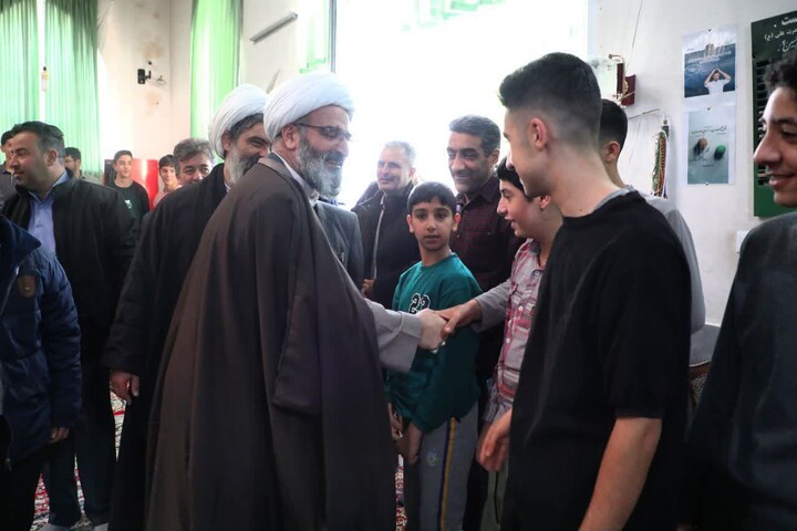 تصاویر/ نماینده ولی فقیه در استان سمنان در جمع معتکفین شهر درجزین