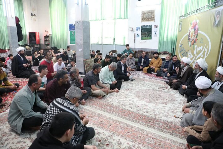 تصاویر/ نماینده ولی فقیه در استان سمنان در جمع معتکفین شهر درجزین