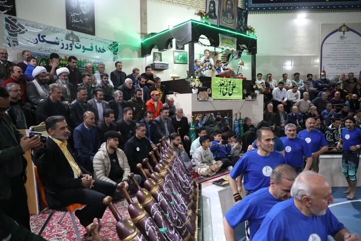 تصاویر/ جشن میلاد امام علی (ع) در زورخانه مولا علی(ع) سمنان