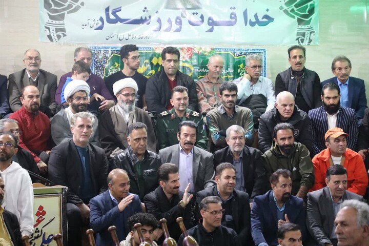 تصاویر/ جشن میلاد امام علی (ع) در زورخانه مولا علی(ع) سمنان