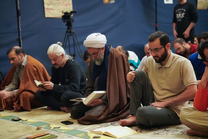 تصاویر/ مراسم معنوی اعتکاف نخبگان