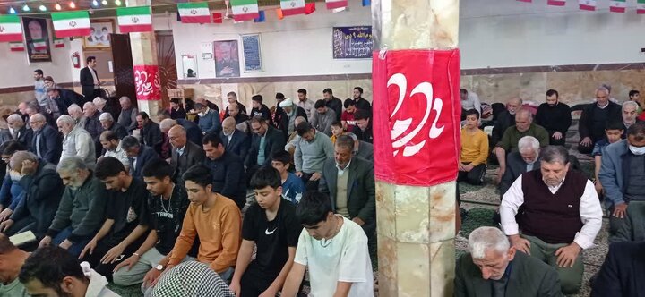 تصاویر/حضور امام جمعه الیگودرز در جمع جوانان معتکف