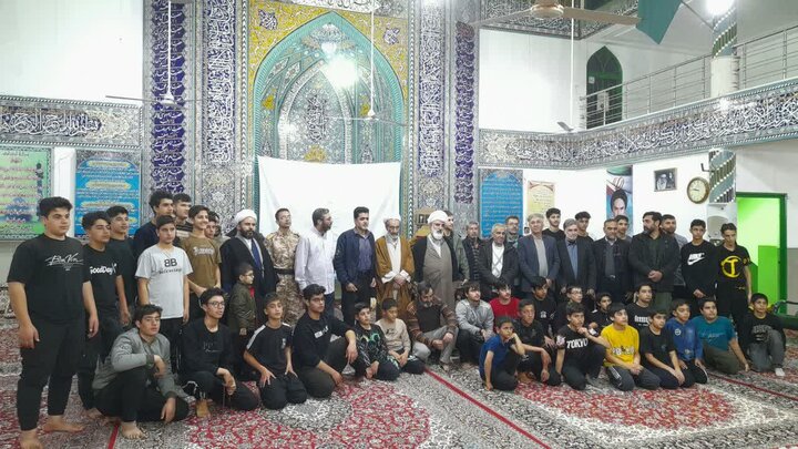 تصاویر/حضور امام جمعه بخش کویرات درجمع معتکفین مسجدجامع صاحب الزمان (عج)روستای کاغذی